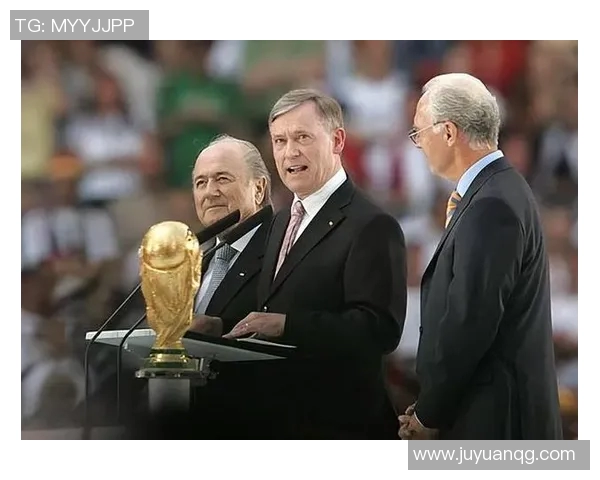 足球明星告别演说:回顾辉煌岁月与未来展望的感人致辞